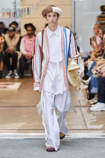 Look 11